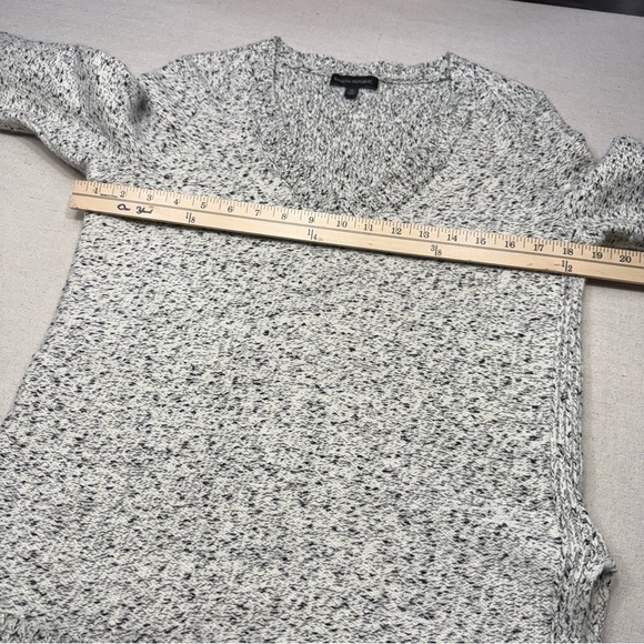Banana Republic Marled V-Neck Tunic Sweater - Size Medium - Picture 13 of 16